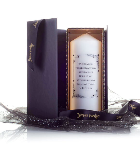 Sveca nebeska tisina v skatli